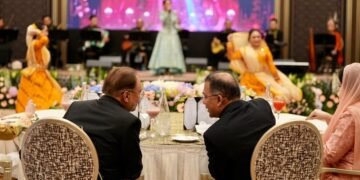 মালয়েশিয়ার প্রধানমন্ত্রীর বাসভবনে মধ্যাহ্নভোজে অংশ নিলেন তারেক রহমান