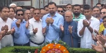 আরাফাত রহমান কোকোর জন্মদিনে বনানী কবরস্থানে শ্রদ্ধা